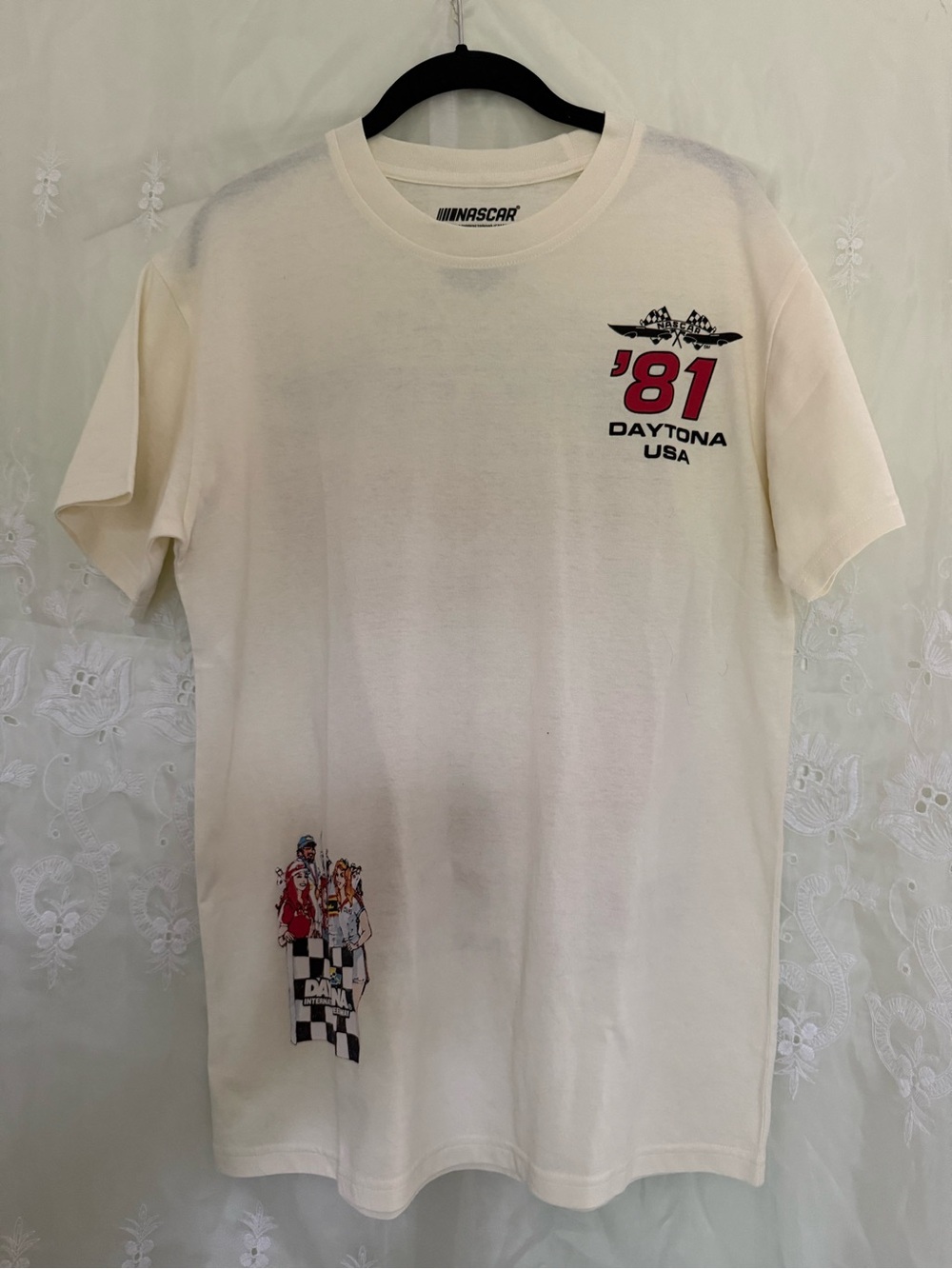 Nascar Cream '81 Daytona USA Short Sleeve Tee